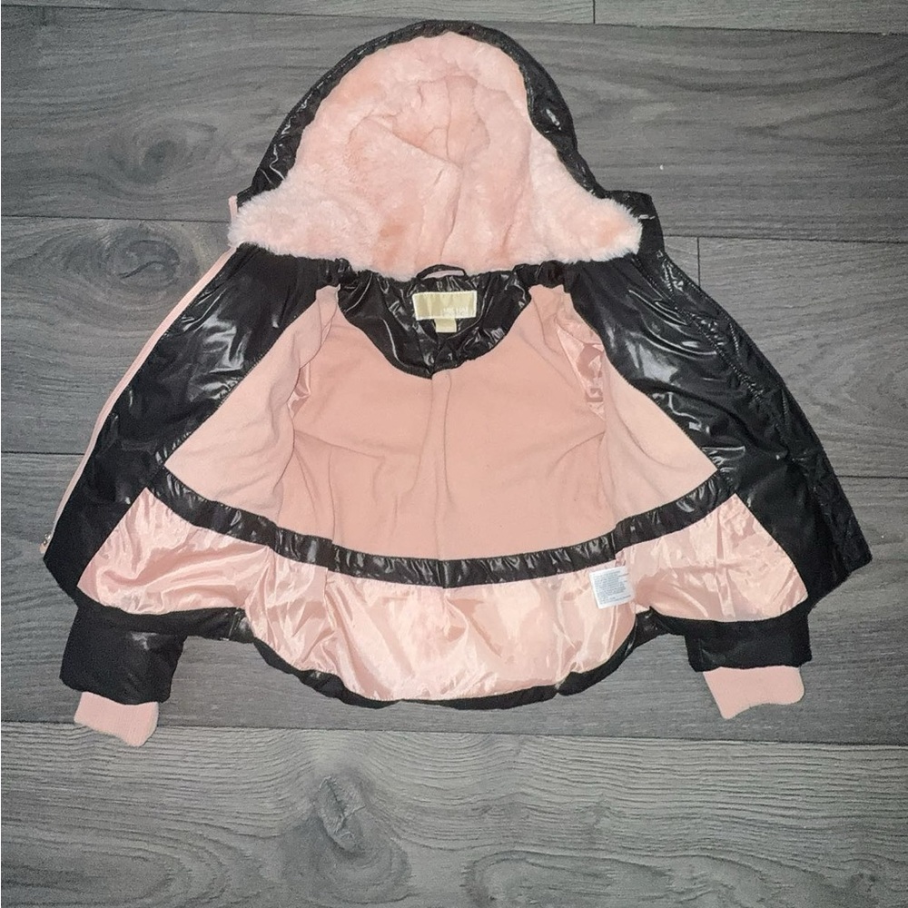 Michael Kors Black and Pink Kids Puffer Jacket Size 4 GIRLS excellent condition - Picture 7 of 8